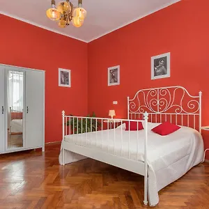 Apartment City Center Big With Private Parking, Pula