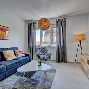 Apartment Lola App In City Center, 4+1 Pax, Pula